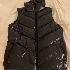ATHLETA Down Vest. Shiny Black size L
